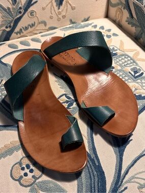 Cydwoq Thong Sandals.  Size 41